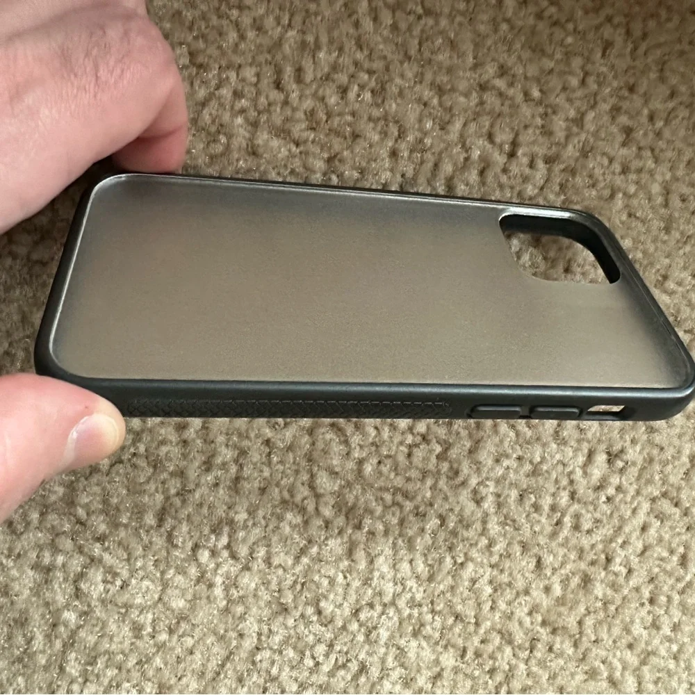 2 phone cases and 1 glass screen protector (for iPhone 12/12 pro)